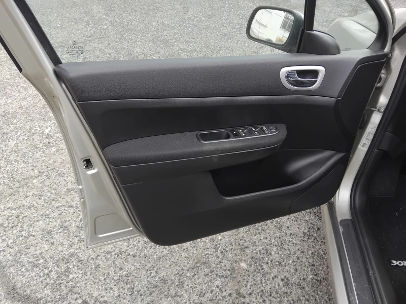 Peugeot 307 1.6HDI, 109кс.5ск., снимка 13 - Автомобили и джипове - 52970705