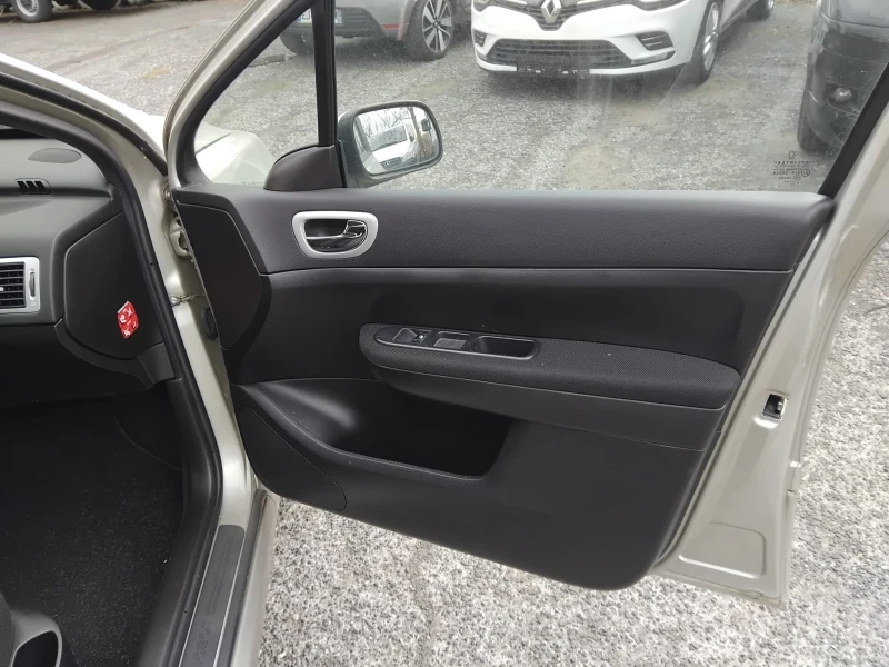 Peugeot 307 1.6HDI, 109кс.5ск., снимка 5 - Автомобили и джипове - 52970705