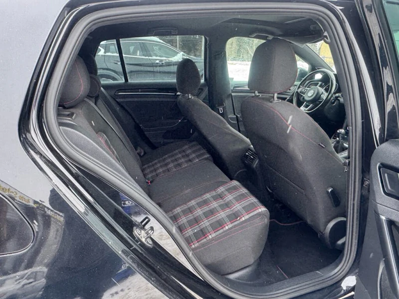 VW Golf 2.0T Autobahn 4-Door* АвтоКредит* (Цена до БГ) , снимка 10 - Автомобили и джипове - 53447790