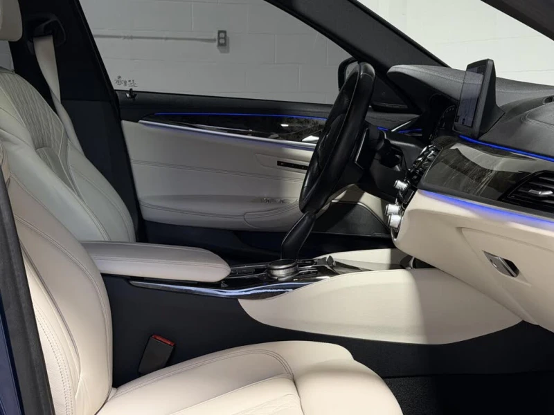 BMW 530 i xDrive* АвтоКредит (ЦЕНА ДО БГ), снимка 8 - Автомобили и джипове - 53502186
