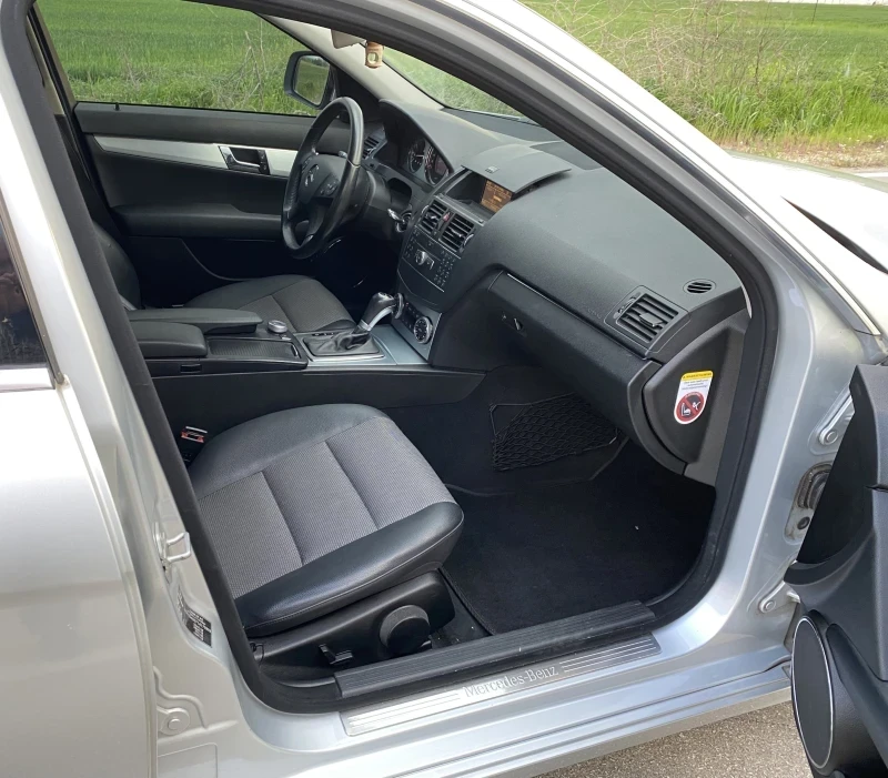 Mercedes-Benz C 200 РЕГИСТРИРАН, Avantgard, 5G-Tron, ПОЛУКОЖА, ОЕМ646 - изображение 9