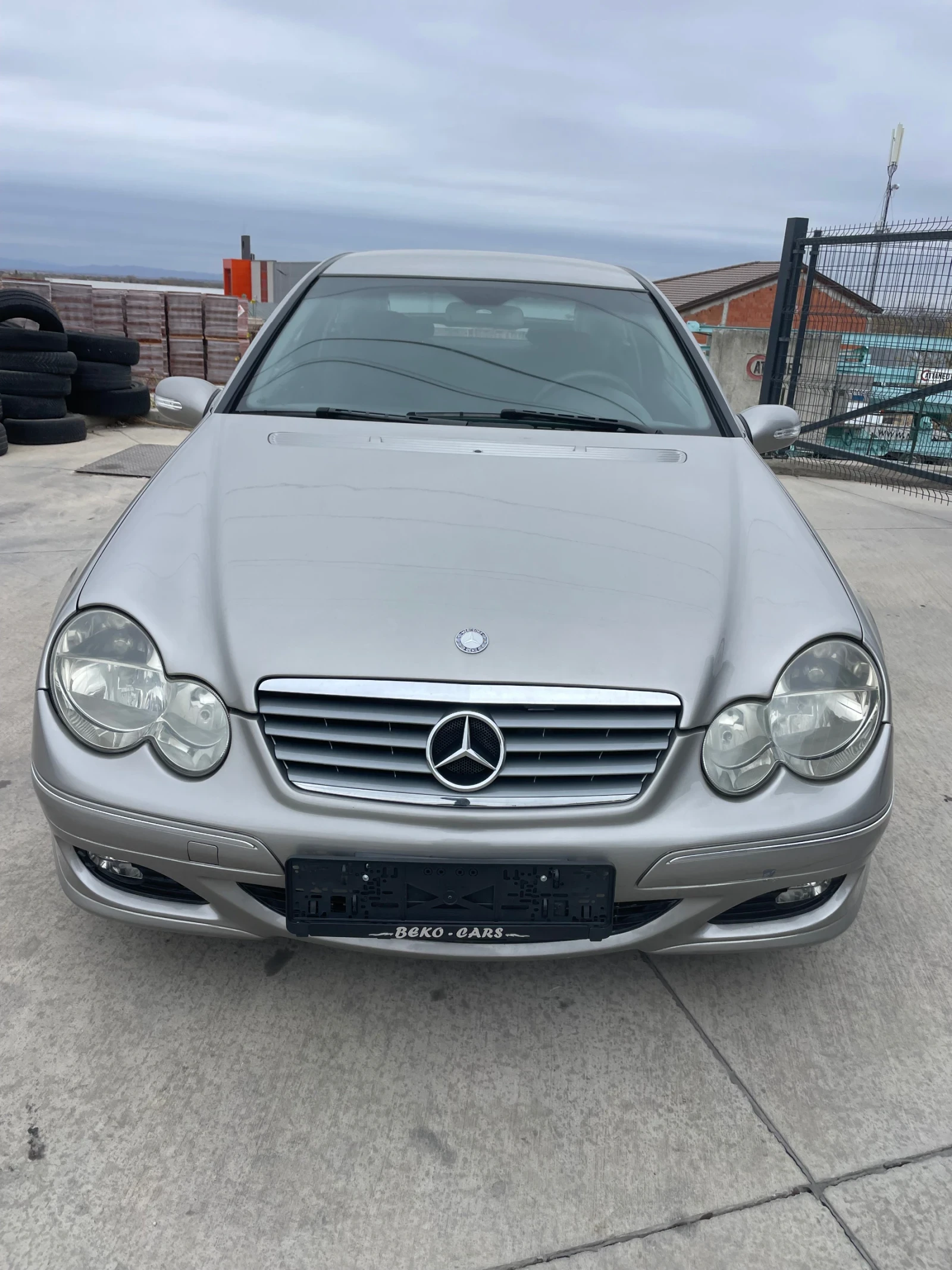 Mercedes-Benz C 180 * Facelift* Avangarde*  - изображение 2