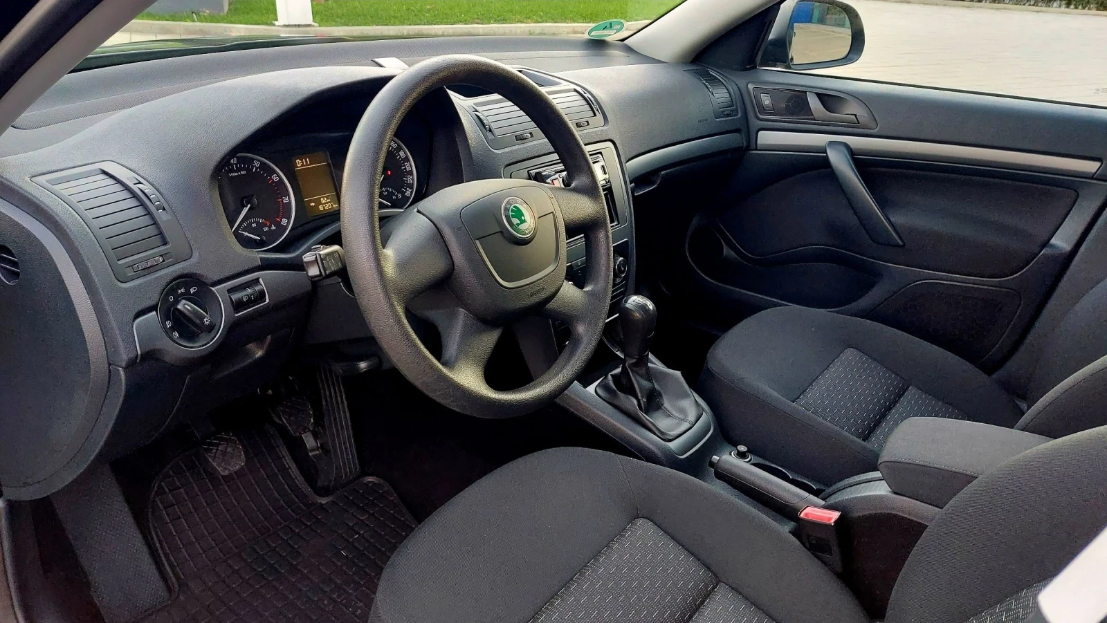 Skoda Octavia 1.6I KOMBI - изображение 8