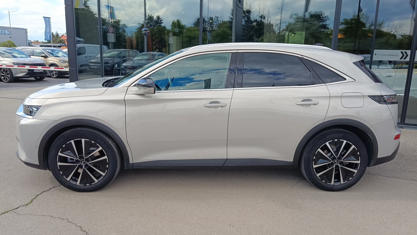DS DS 7 RIVOLI E-TENSE 300 hp 4X4 EAT8 - изображение 3