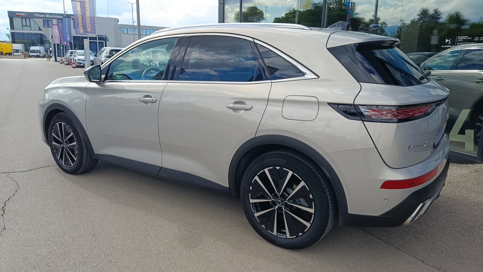 DS DS 7 RIVOLI E-TENSE 300 hp 4X4 EAT8 - изображение 4