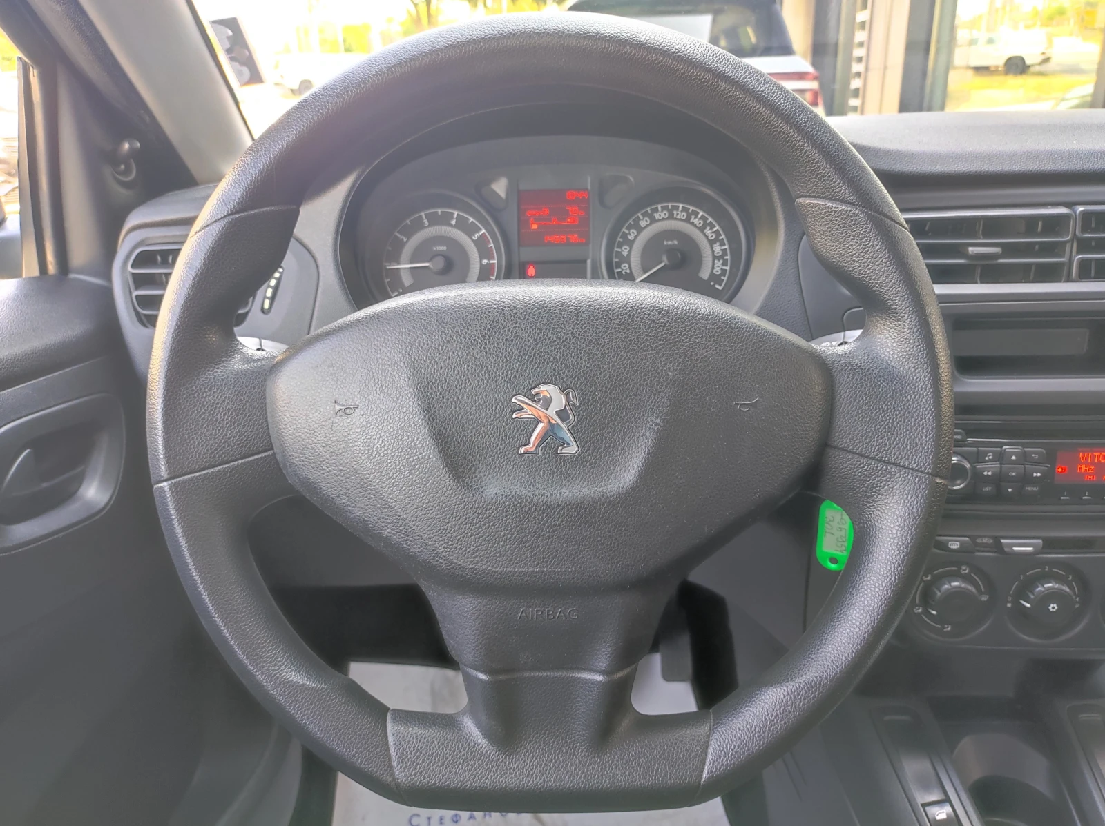 Peugeot 301 1.2i VTI Бензин LPG (72hp) MT5 - изображение 9