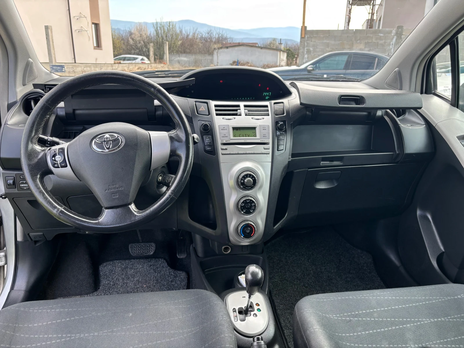 Toyota Yaris  - изображение 6