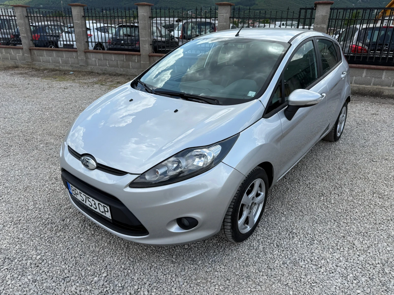 Ford Fiesta 1.4 HDI 68 к.с. - изображение 2