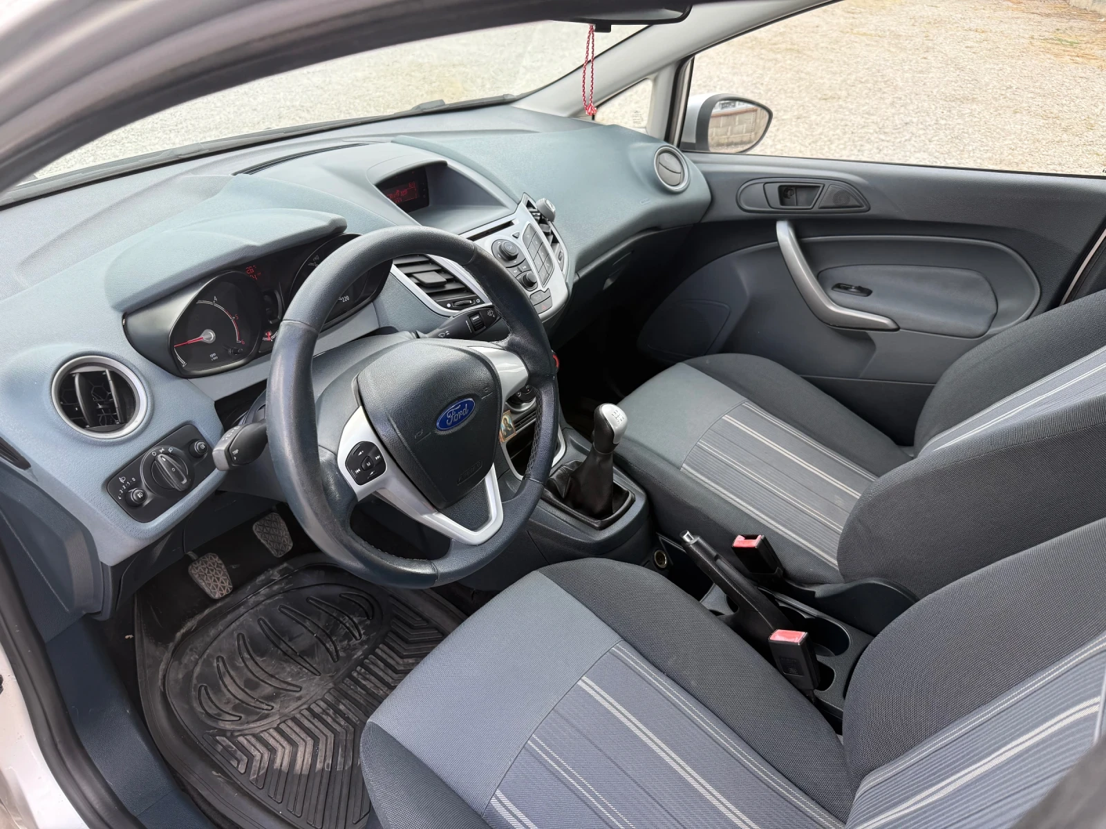 Ford Fiesta 1.4 HDI 68 к.с. - изображение 10