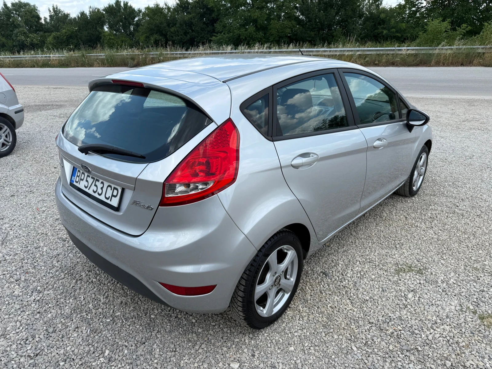 Ford Fiesta 1.4 HDI 68 к.с. - изображение 5