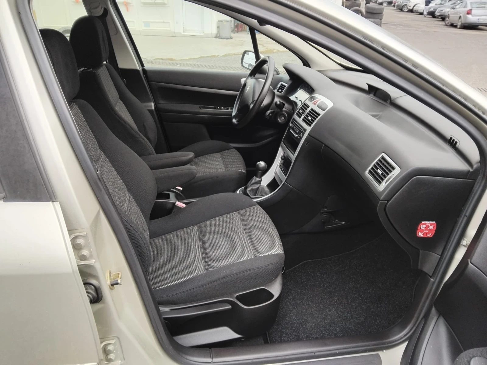 Peugeot 307 1.6HDI, 109кс.5ск. - изображение 8