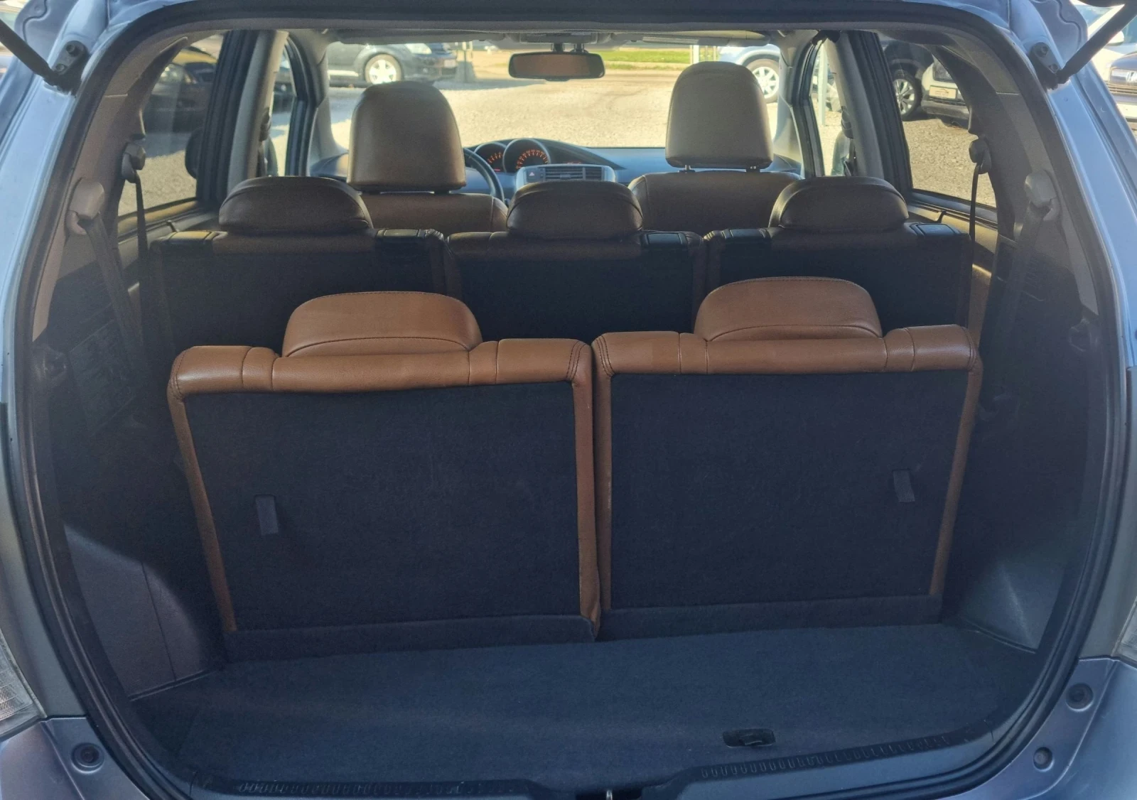 Toyota Verso 1.8 VALVE MATIC 7 МЕСТНА!Кожа!Камера!Навигация!, снимка 16 - Автомобили и джипове - 53737611