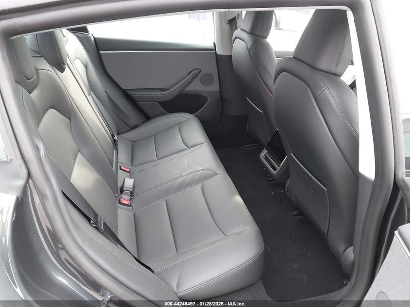 Tesla Model 3 Long Range Rear-Wheel Drive, снимка 8 - Автомобили и джипове - 53848056