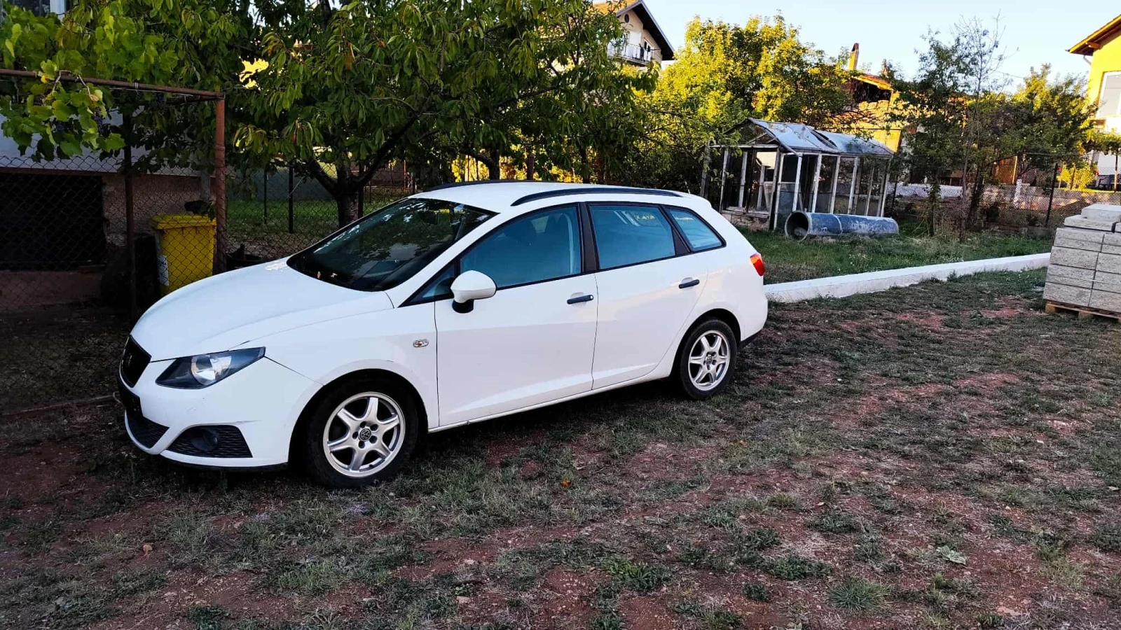 Seat Ibiza, снимка 4 - Автомобили и джипове - 54034538