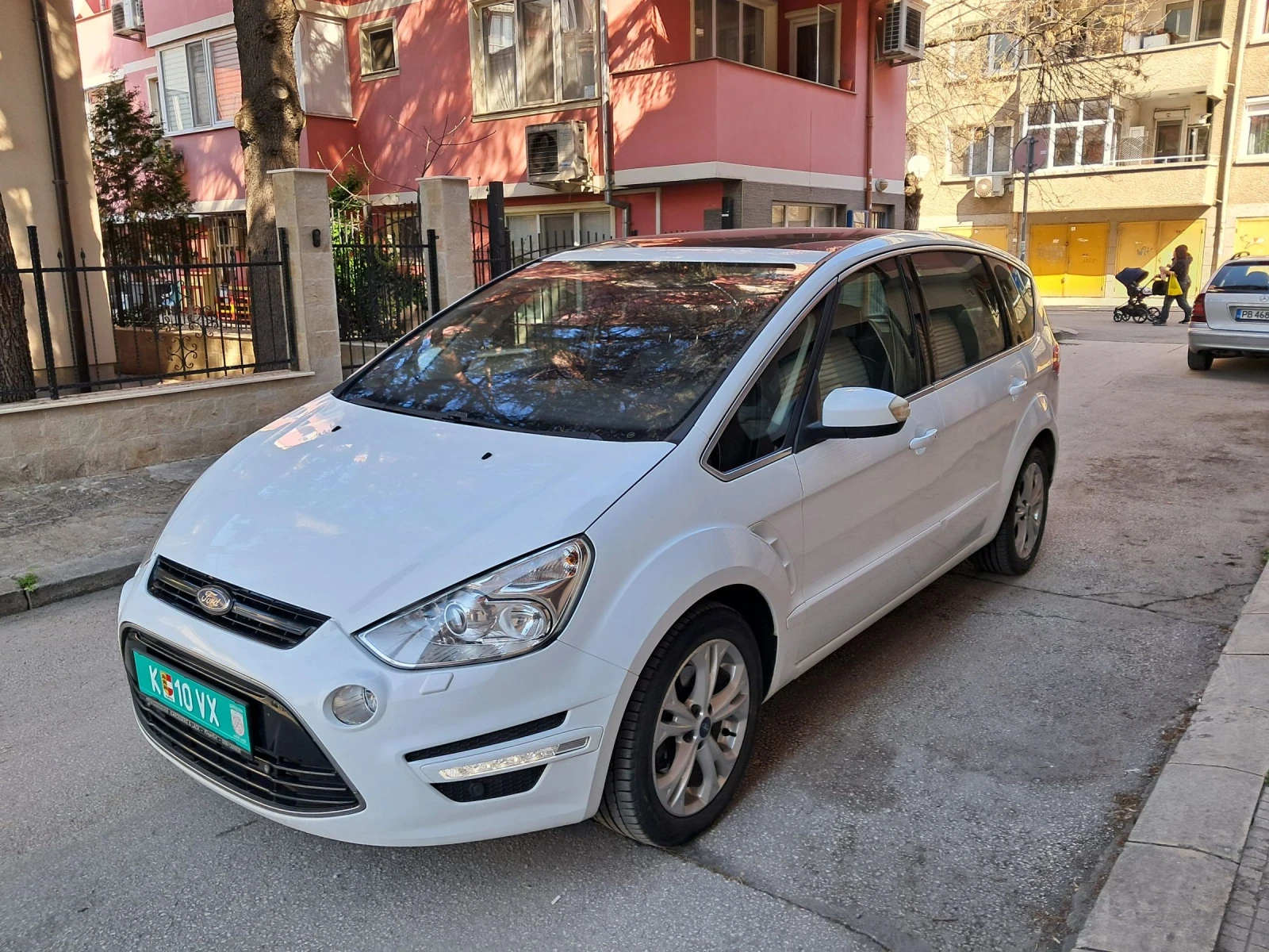 Ford S-Max 2.0D 140k keyless navi panorama, снимка 3 - Автомобили и джипове - 54122756