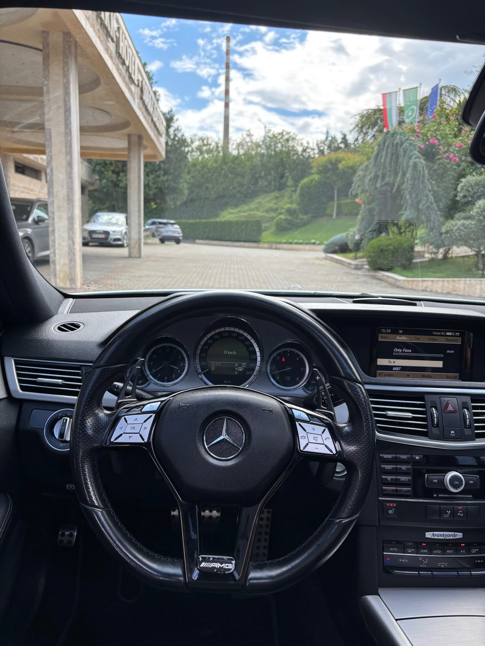 Mercedes-Benz E 350 3.5 AMG LINE, снимка 13 - Автомобили и джипове - 54655254