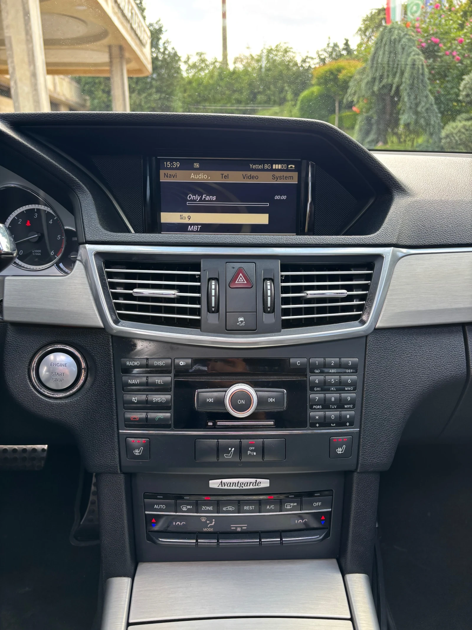 Mercedes-Benz E 350 3.5 AMG LINE, снимка 12 - Автомобили и джипове - 54655254