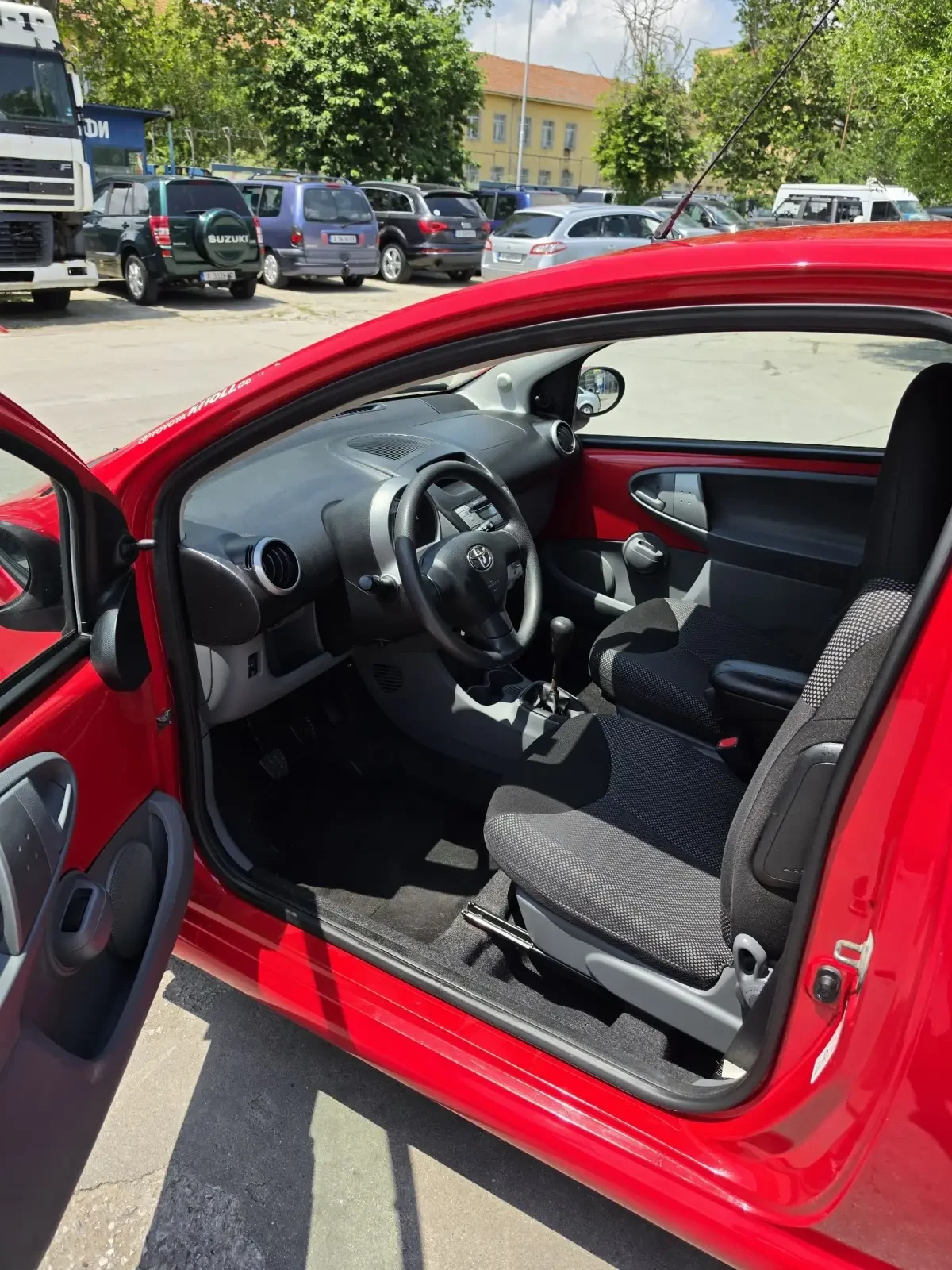 Toyota Aygo 1.0, 69к.с., снимка 8 - Автомобили и джипове - 54801486
