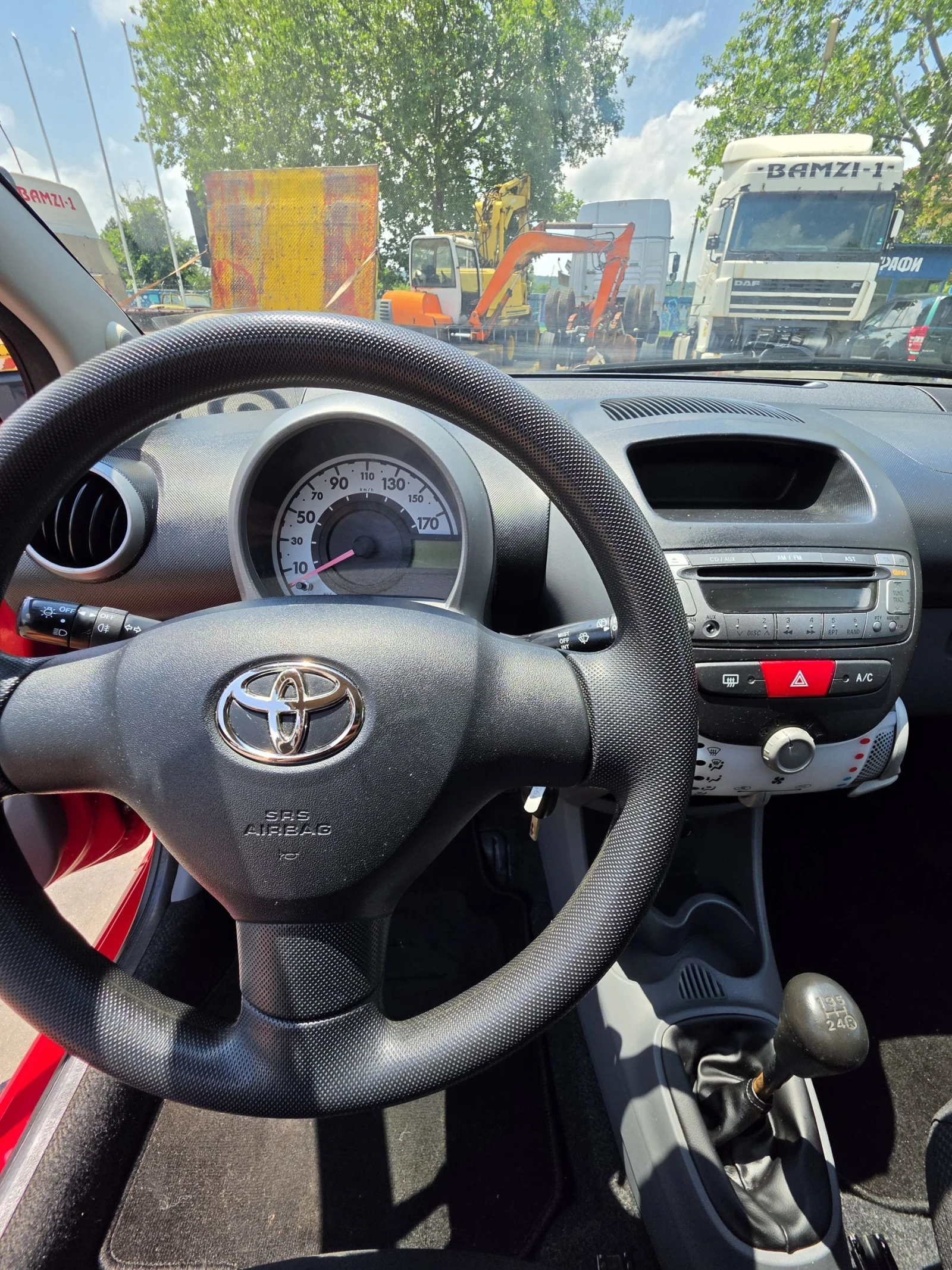 Toyota Aygo 1.0, 69к.с., снимка 11 - Автомобили и джипове - 54801486