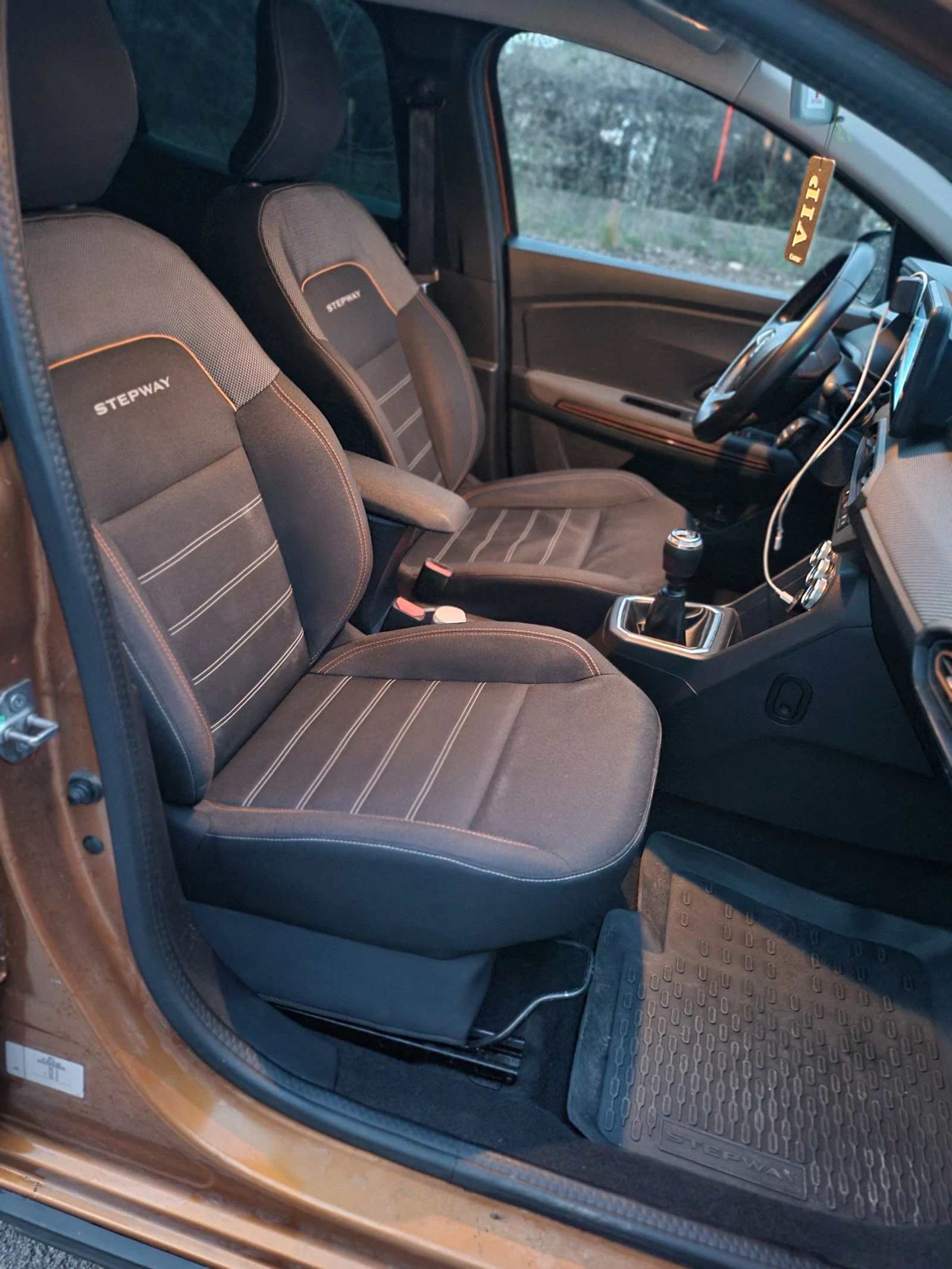 Dacia Sandero * Stepway* Eco-G100* Турбо* LPG(заводска)* ТОП* Но, снимка 12 - Автомобили и джипове - 54804554