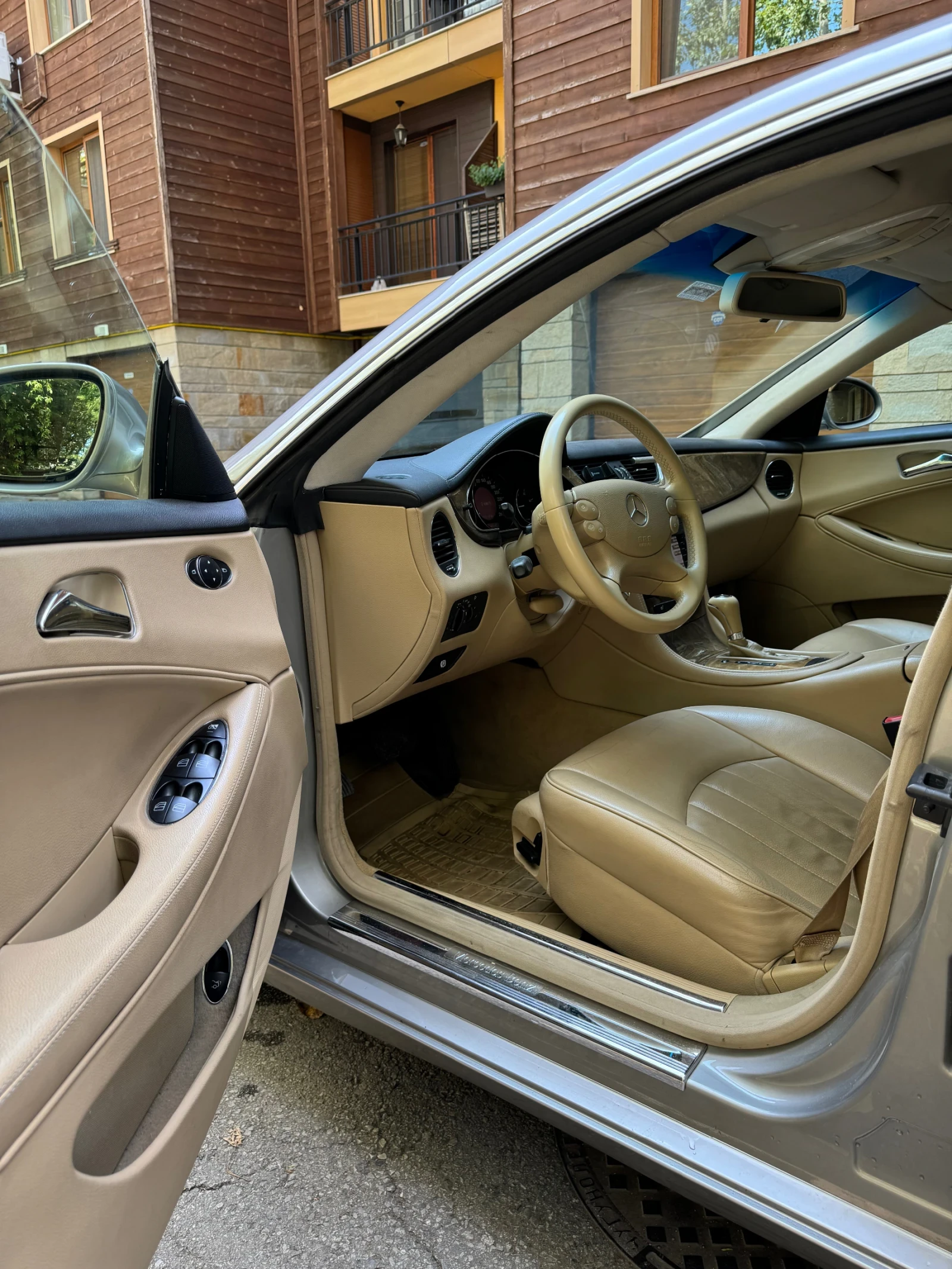 Mercedes-Benz CLS 320, снимка 8 - Автомобили и джипове - 54809041