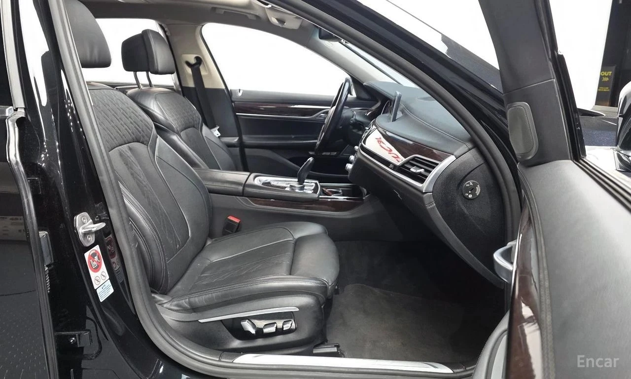 BMW 740 Li | АВТОФИНАНСИРАНЕ | ФИКСИРАНА ЦЕНА ДО БЪЛГАРИЯ, снимка 11 - Автомобили и джипове - 55148068