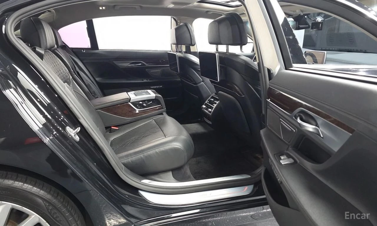 BMW 740 Li | АВТОФИНАНСИРАНЕ | ФИКСИРАНА ЦЕНА ДО БЪЛГАРИЯ, снимка 9 - Автомобили и джипове - 55148068
