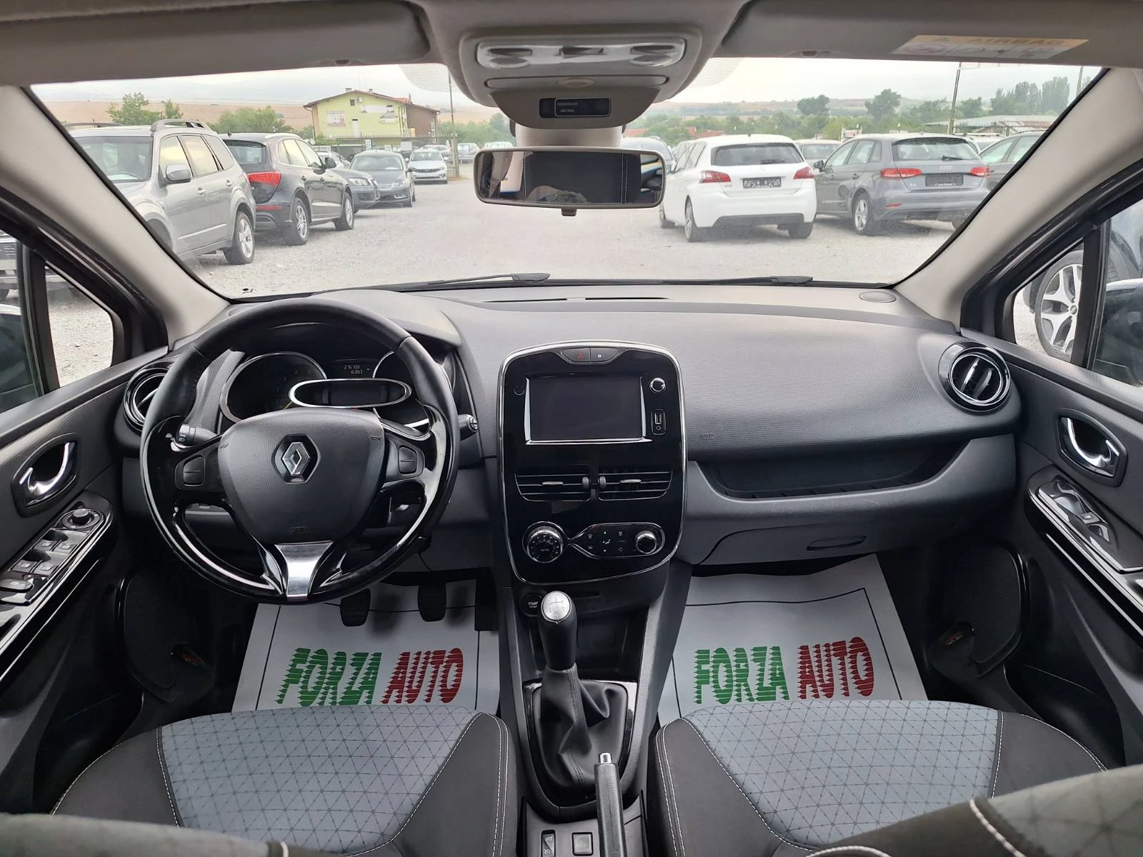 Renault Clio 1.5DCI, снимка 10 - Автомобили и джипове - 55163832