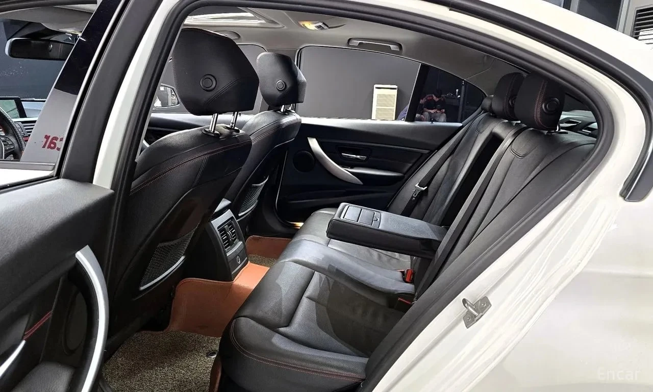 BMW 325 d Sport| PANO| ПАМЕТ| АМБИЕНТ| 2 КЛЮЧА, снимка 10 - Автомобили и джипове - 56105292