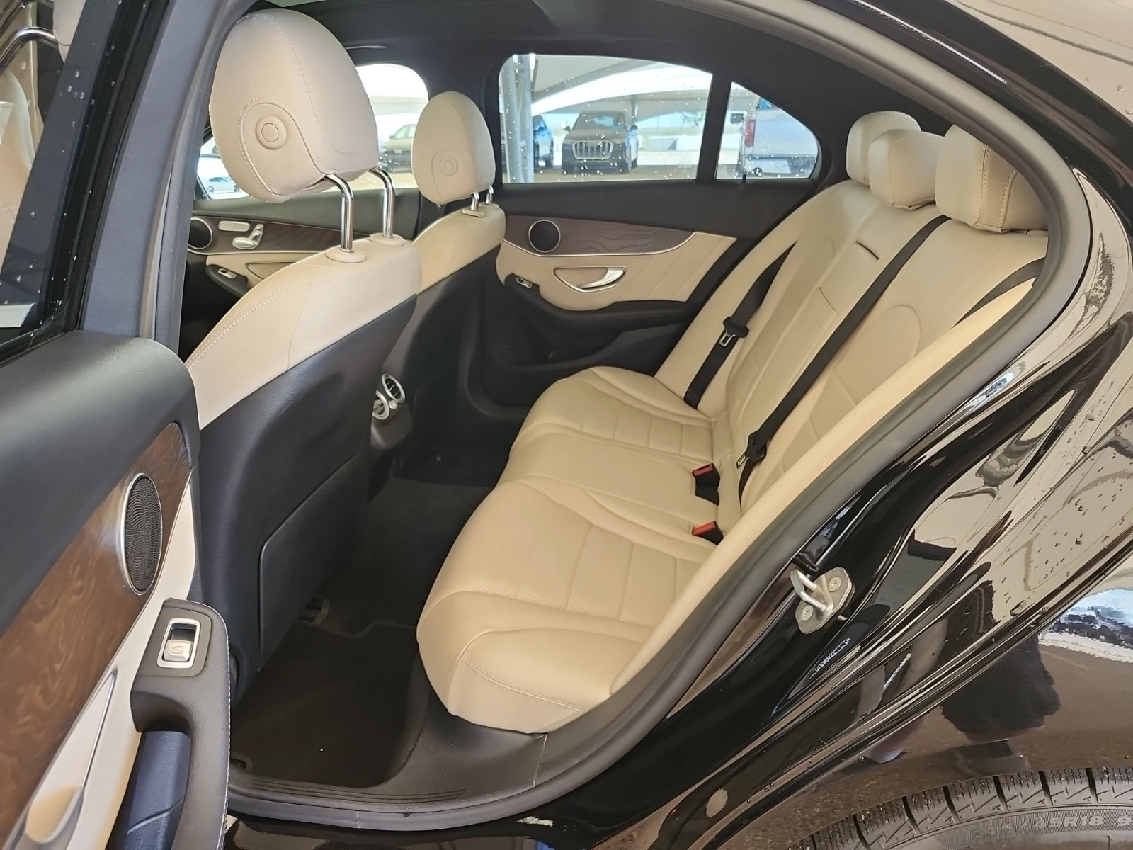 Mercedes-Benz C 300 PANO| ПОДГРЕВИ| CARFAX| , снимка 12 - Автомобили и джипове - 56126541