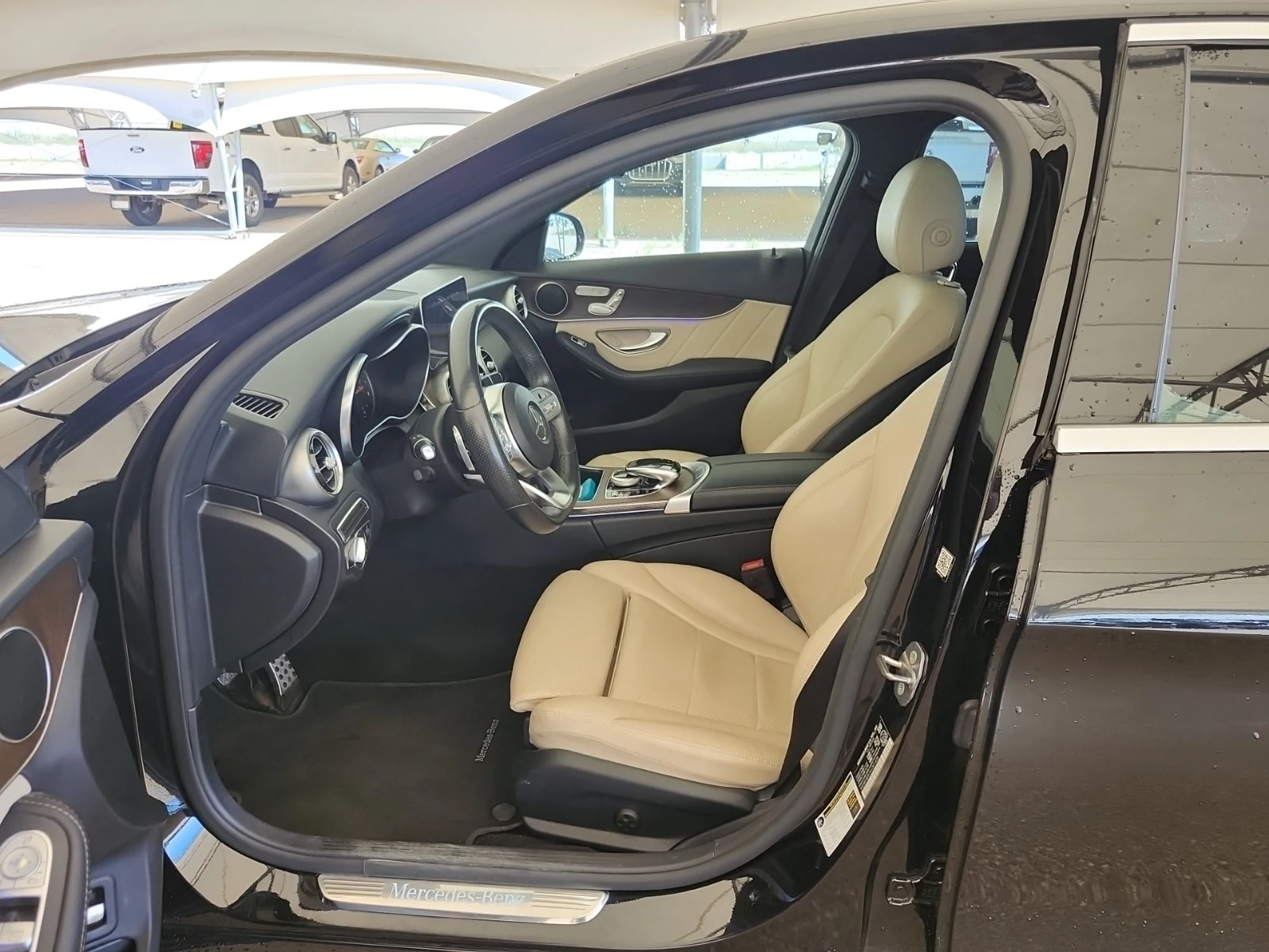 Mercedes-Benz C 300 PANO| ПОДГРЕВИ| CARFAX| , снимка 5 - Автомобили и джипове - 56126541