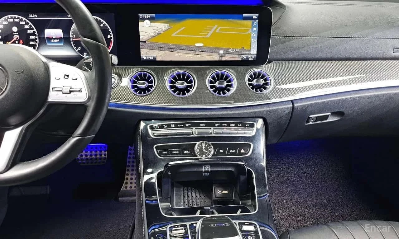 Mercedes-Benz CLS 300 d AMG Line/ФИНАНСИРАНЕ, снимка 13 - Автомобили и джипове - 56276098