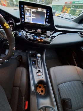 Toyota C-HR 1, 8 хибрид , снимка 15