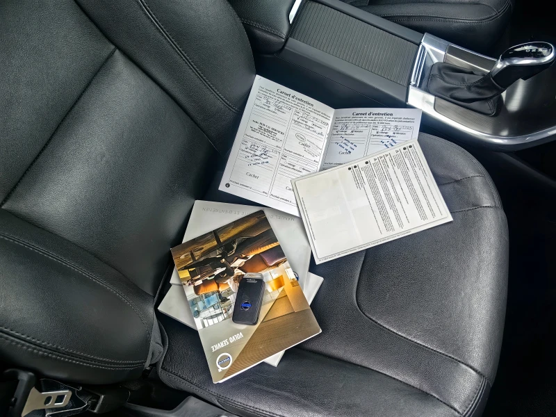 Volvo XC60 2.4d awd automat 181ks, снимка 17 - Автомобили и джипове - 51686308