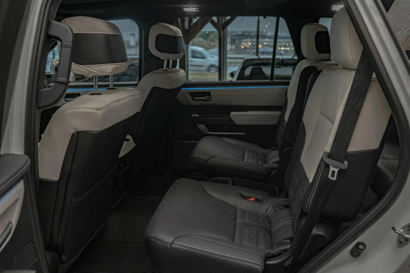 Toyota Sequoia Capstone/JBL/6+ 1/Обдухване/Panorama/HuD/Virtual/L, снимка 11 - Автомобили и джипове - 51994423