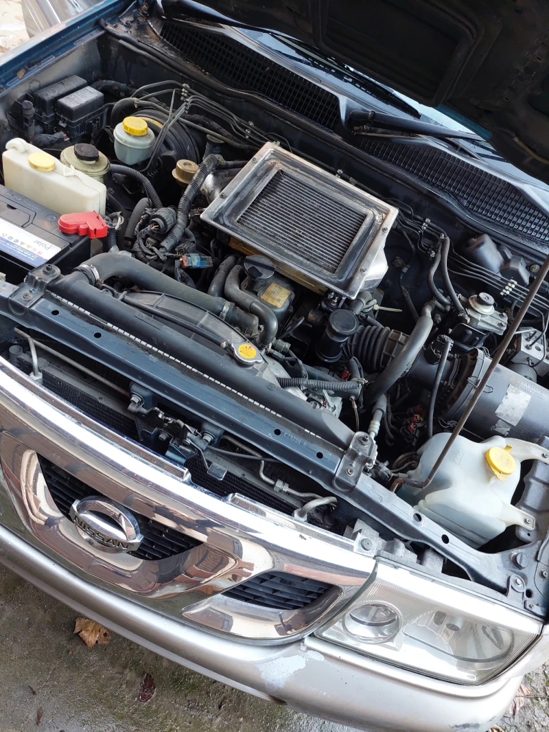 Nissan Terrano SE, снимка 8 - Автомобили и джипове - 53048381