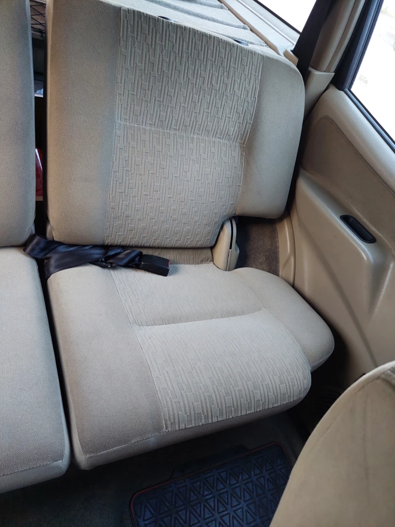 Nissan Terrano SE, снимка 15 - Автомобили и джипове - 53048381