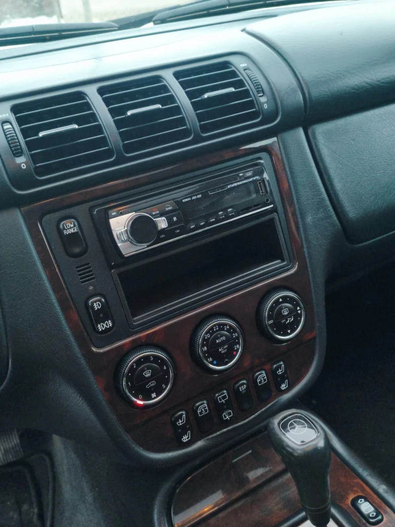 Mercedes-Benz ML 270, снимка 4 - Автомобили и джипове - 53100478