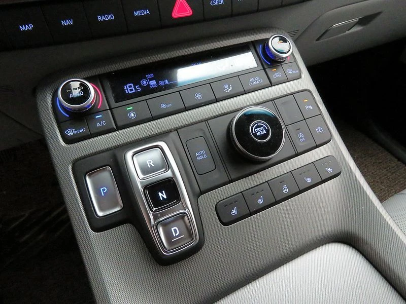 Hyundai Palisade 3.8 Automatic, снимка 10 - Автомобили и джипове - 55844144