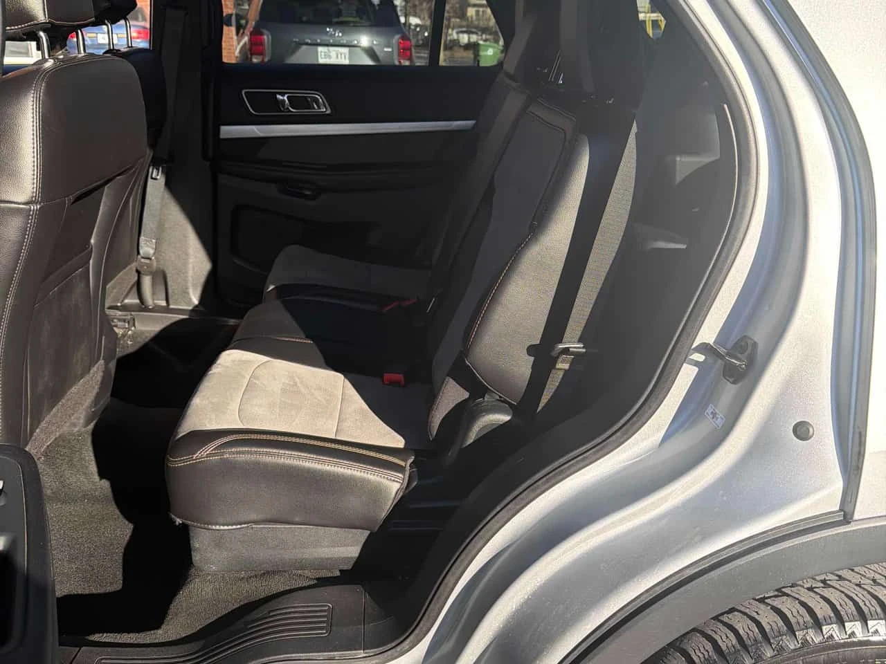 Ford Explorer * XLT * ПАНОРАМА * ПОДГРЕВ * ПРЕДСТАВИТЛЕСТВО, снимка 12 - Автомобили и джипове - 54304516