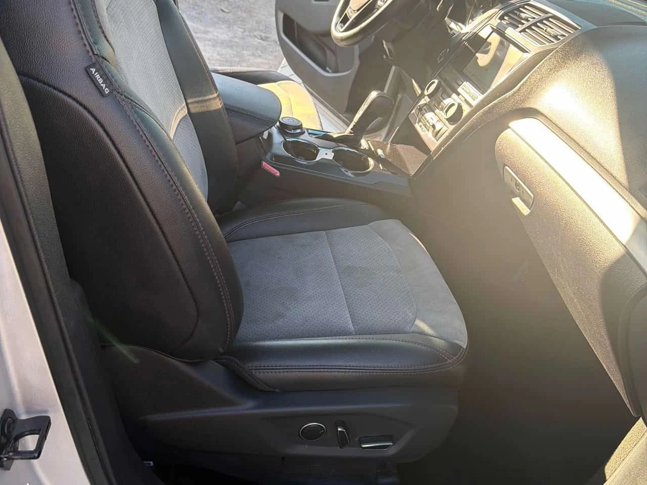 Ford Explorer * XLT * ПАНОРАМА * ПОДГРЕВ * ПРЕДСТАВИТЛЕСТВО, снимка 15 - Автомобили и джипове - 54304516