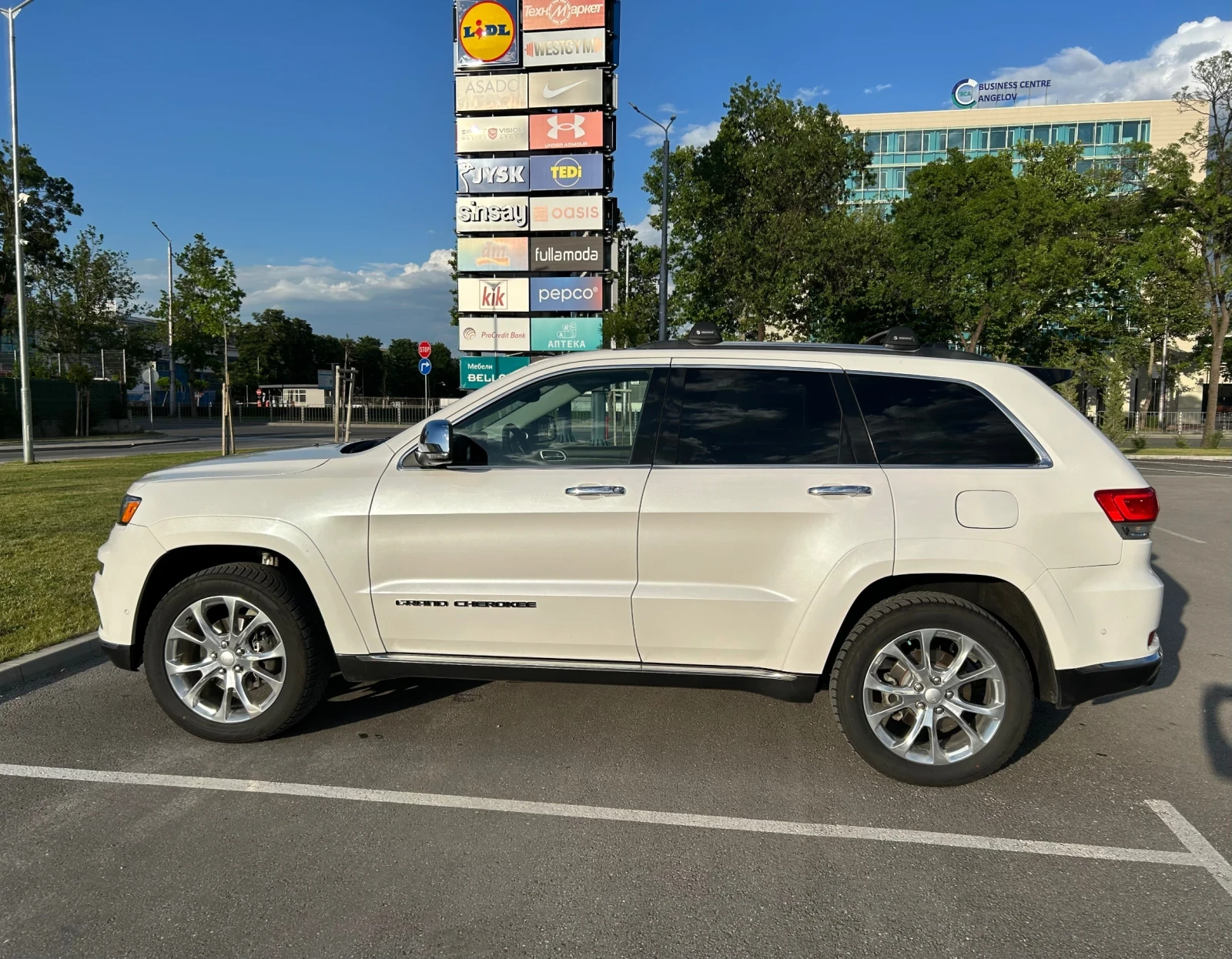 Jeep Grand cherokee SUMMIT 3.6 V6 8ZF LPG BRC AC Теглич Подгр., снимка 2 - Автомобили и джипове - 54710094