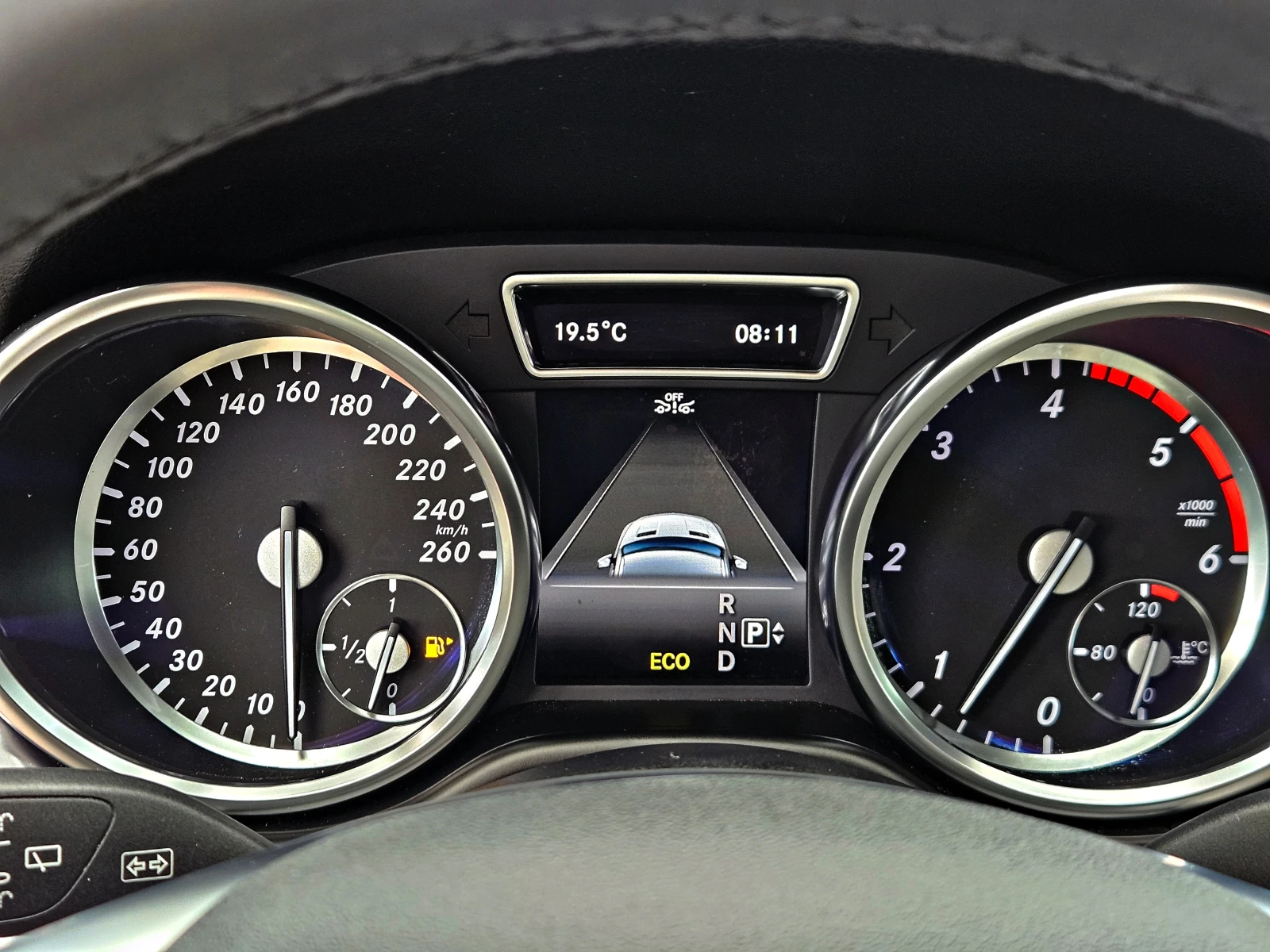 Mercedes-Benz ML 350 AMG/GERMANY/AIRMATIC/ПОДГРЕВ/ЕЛ.БАГАЖНИК/LIZING, снимка 10 - Автомобили и джипове - 54774428