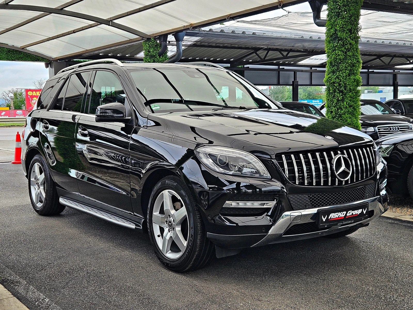 Mercedes-Benz ML 350 AMG/GERMANY/AIRMATIC/ПОДГРЕВ/ЕЛ.БАГАЖНИК/LIZING, снимка 3 - Автомобили и джипове - 54774428