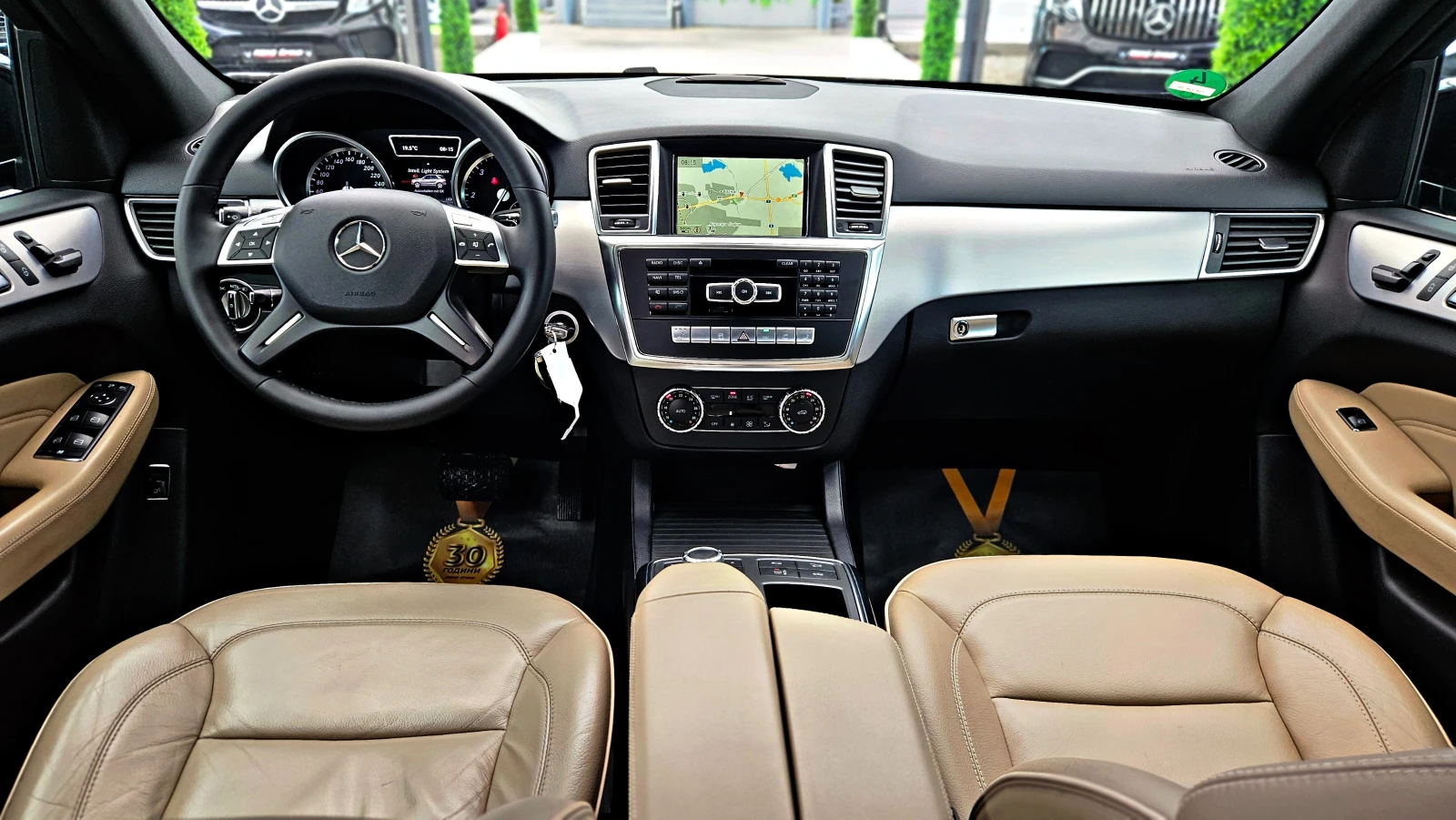 Mercedes-Benz ML 350 AMG/GERMANY/AIRMATIC/ПОДГРЕВ/ЕЛ.БАГАЖНИК/LIZING, снимка 9 - Автомобили и джипове - 54774428