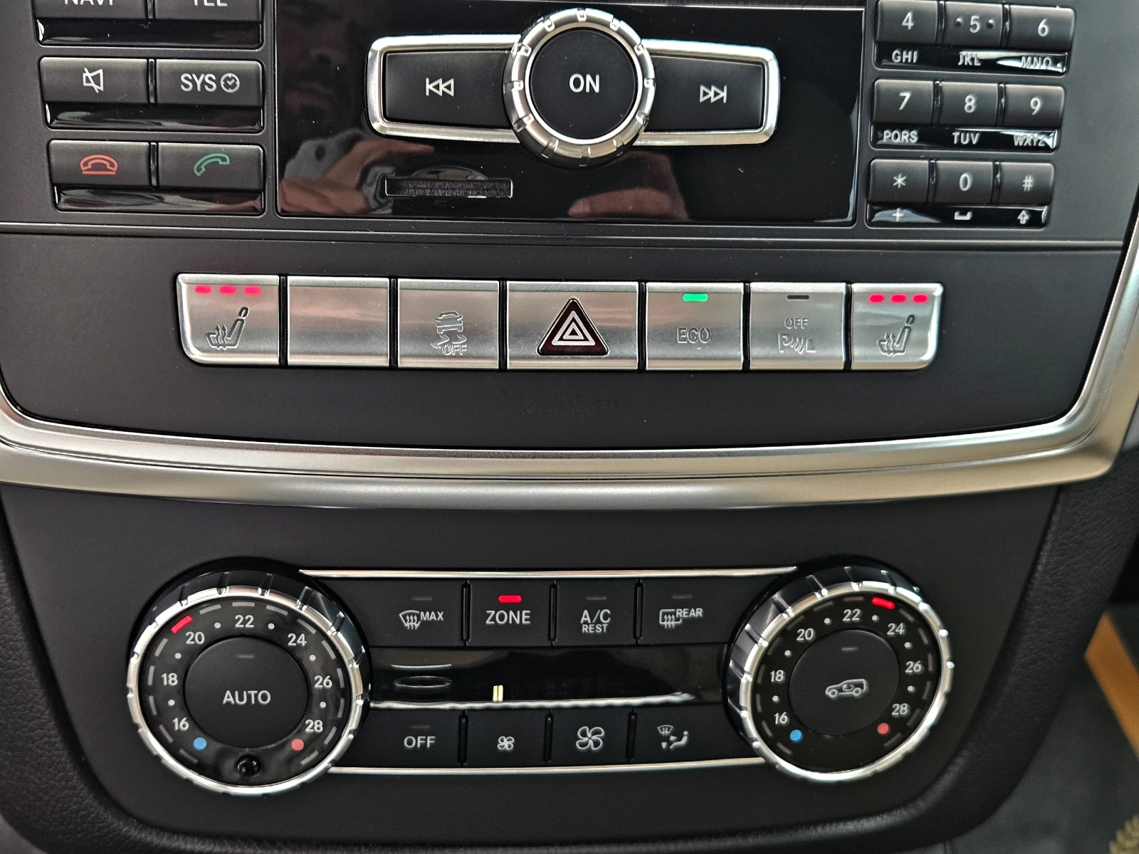 Mercedes-Benz ML 350 AMG/GERMANY/AIRMATIC/ПОДГРЕВ/ЕЛ.БАГАЖНИК/LIZING, снимка 11 - Автомобили и джипове - 54774428