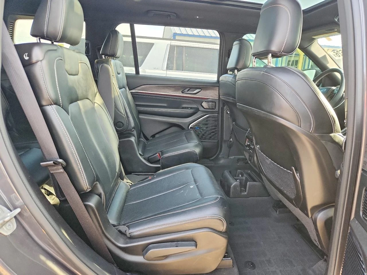 Jeep Grand cherokee 3.6l L Overland, снимка 11 - Автомобили и джипове - 55106223