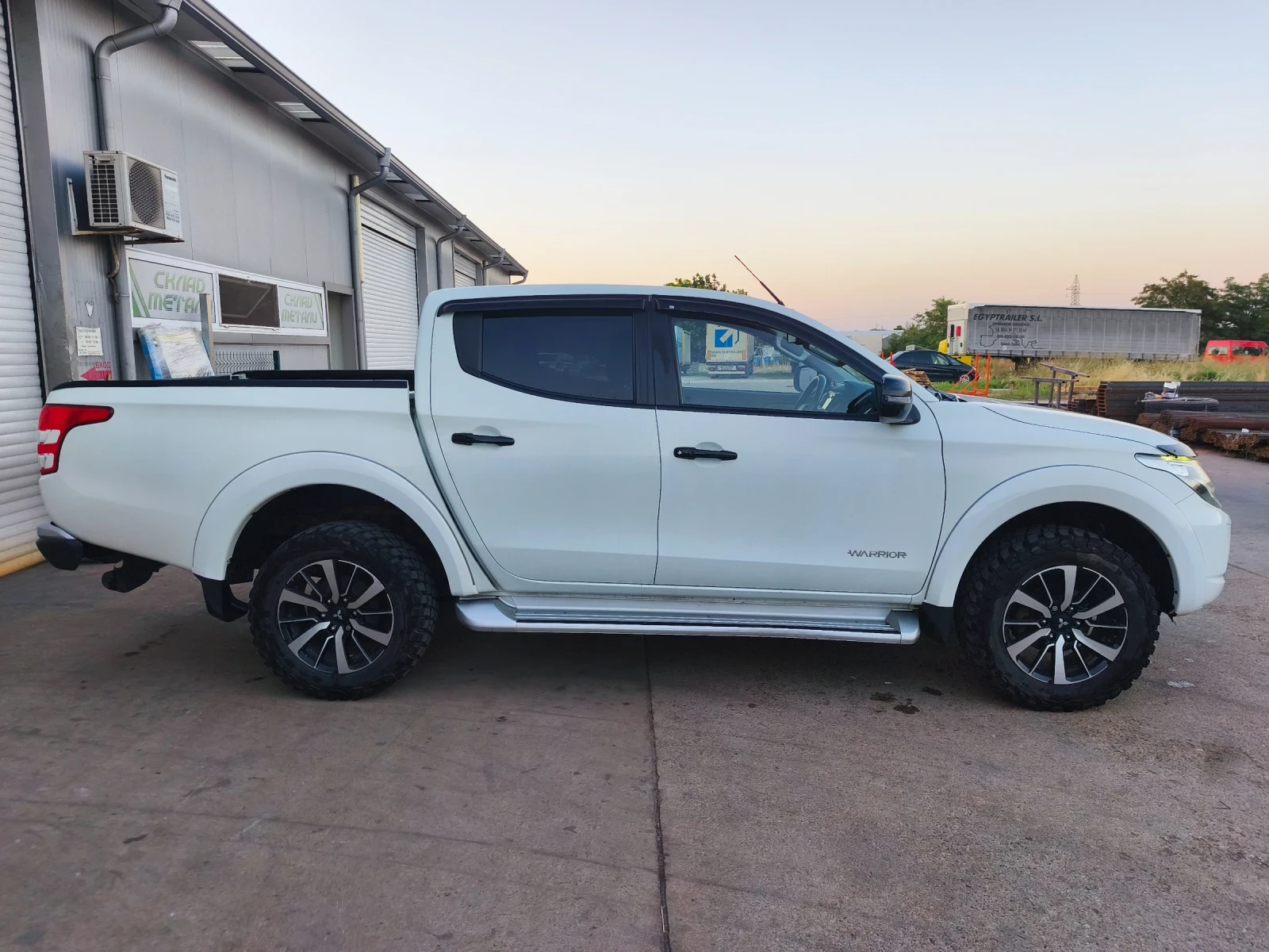 Mitsubishi L200 2.4D Warrior , снимка 8 - Автомобили и джипове - 55481436