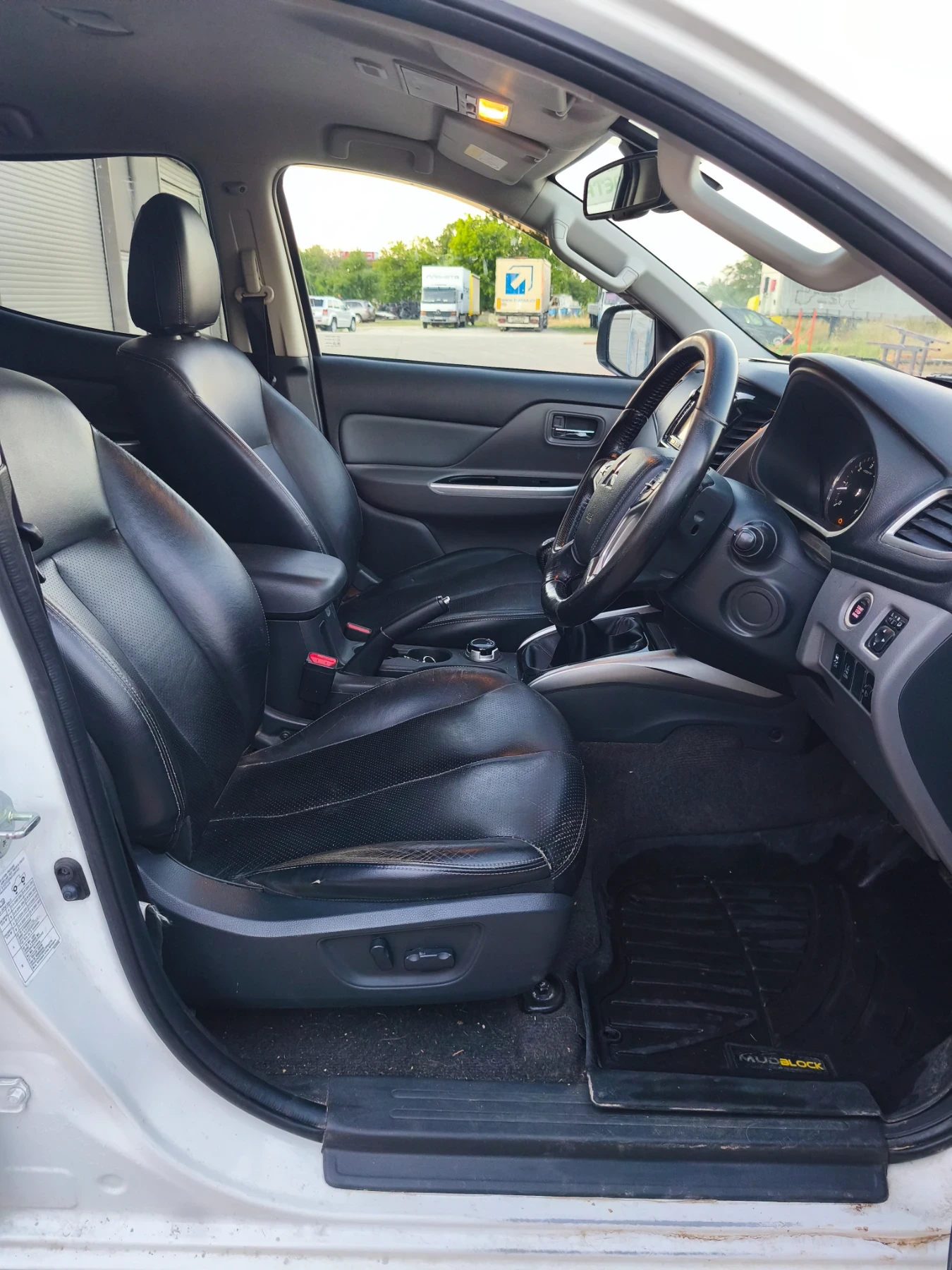 Mitsubishi L200 2.4D Warrior , снимка 12 - Автомобили и джипове - 56272592