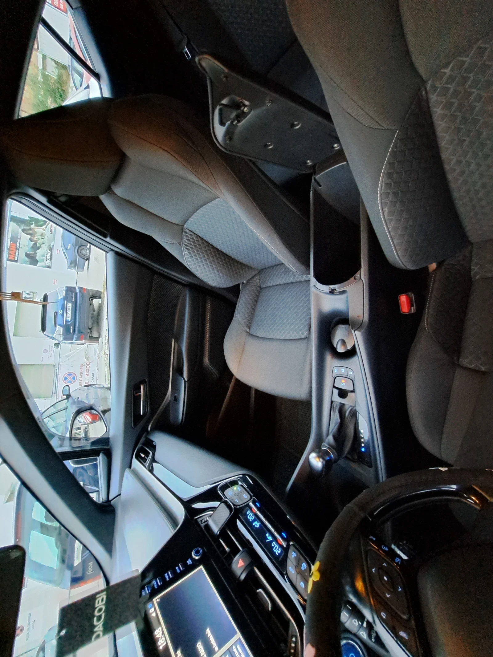 Toyota C-HR 1, 8 хибрид , снимка 17 - Автомобили и джипове - 56261675